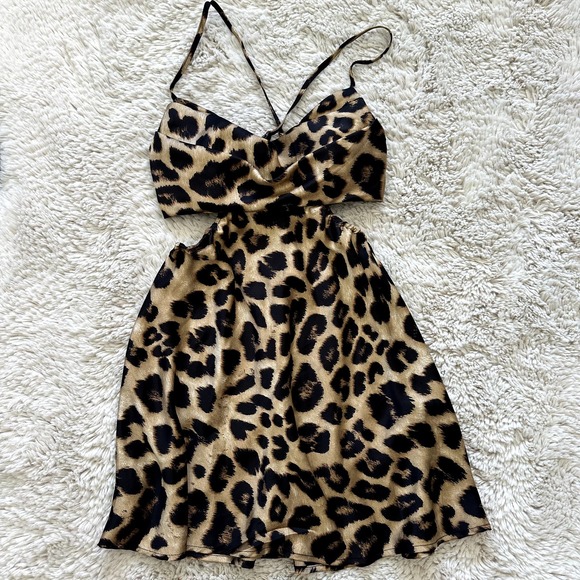 *NWOT* Baby Doll Padded Cheetah Print Cut Out Dress W/ Adjustable Straps Sz Sml - Picture 1 of 6
